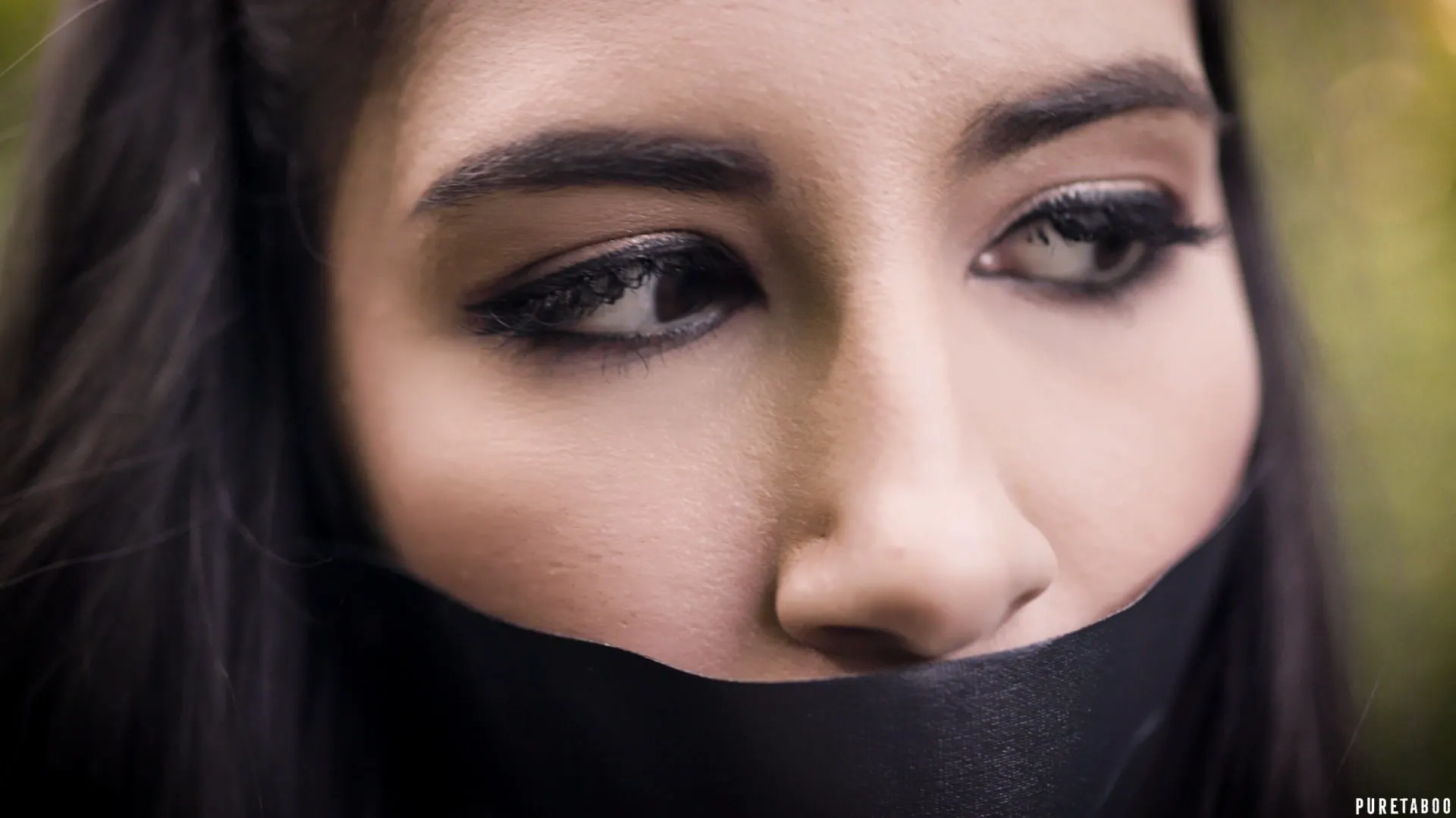 ▷ Emily Willis in Nerds Breaking Point (Photo 10) | Pure Taboo